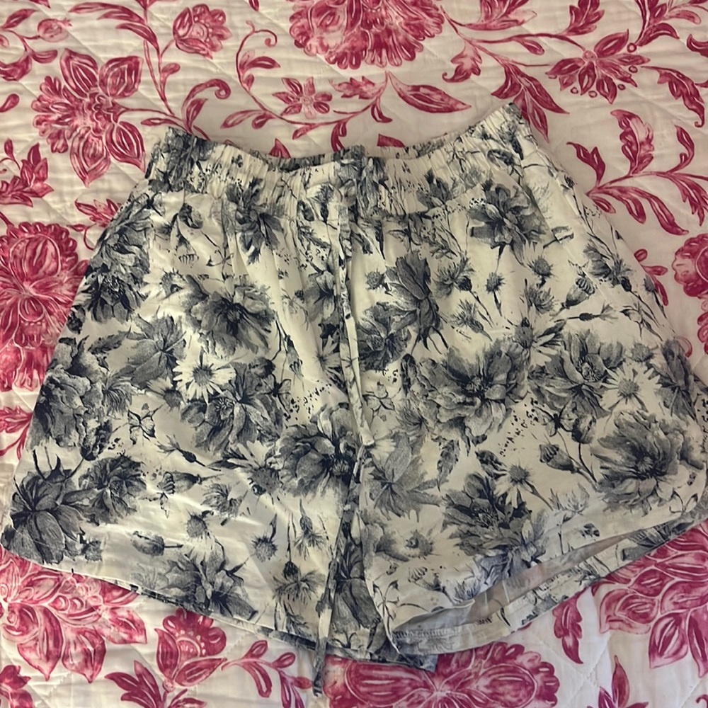 ACOA Floral Drawstring Shorts. MATCHING TOP LISTED